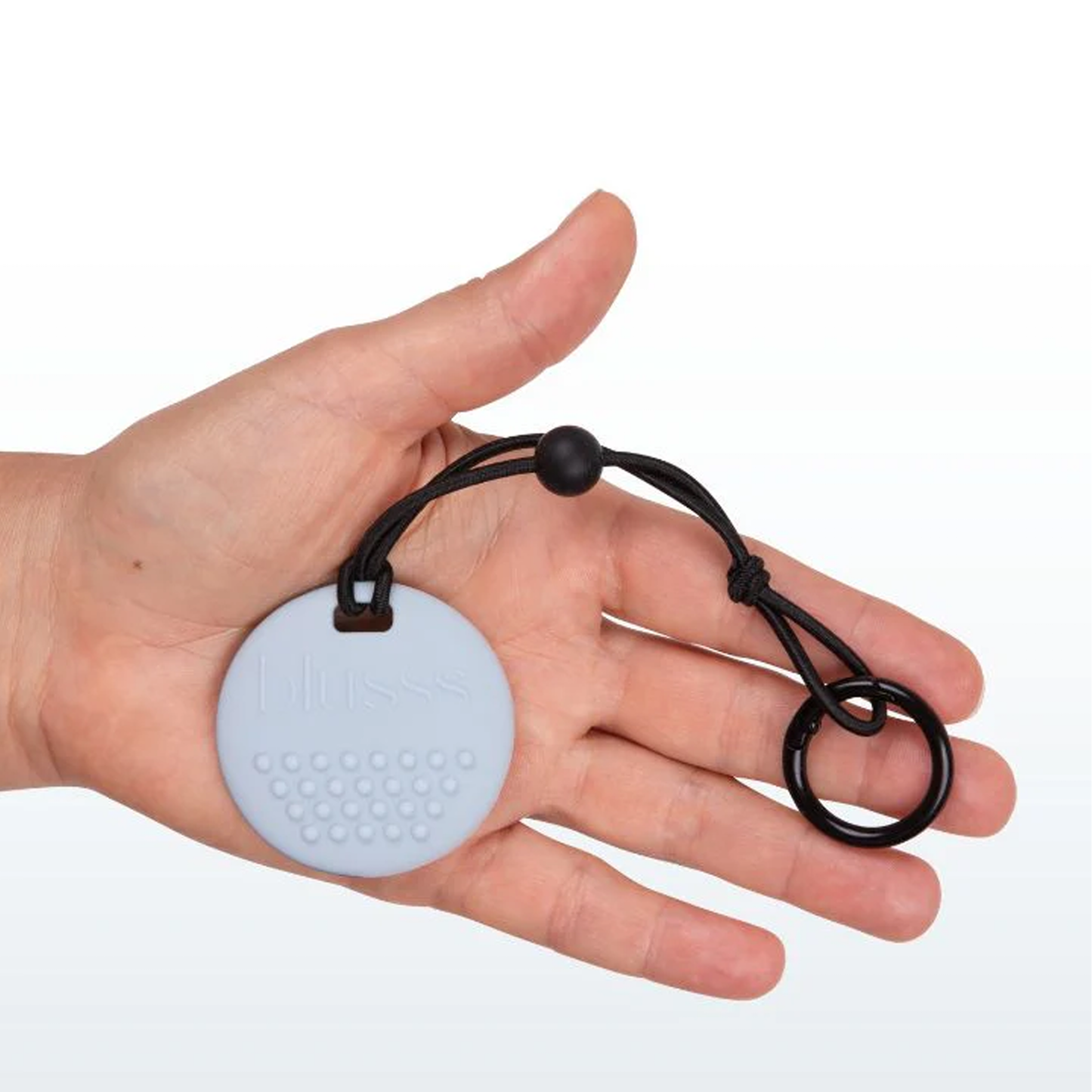 Rückseite vom Kettenanhänger in hand