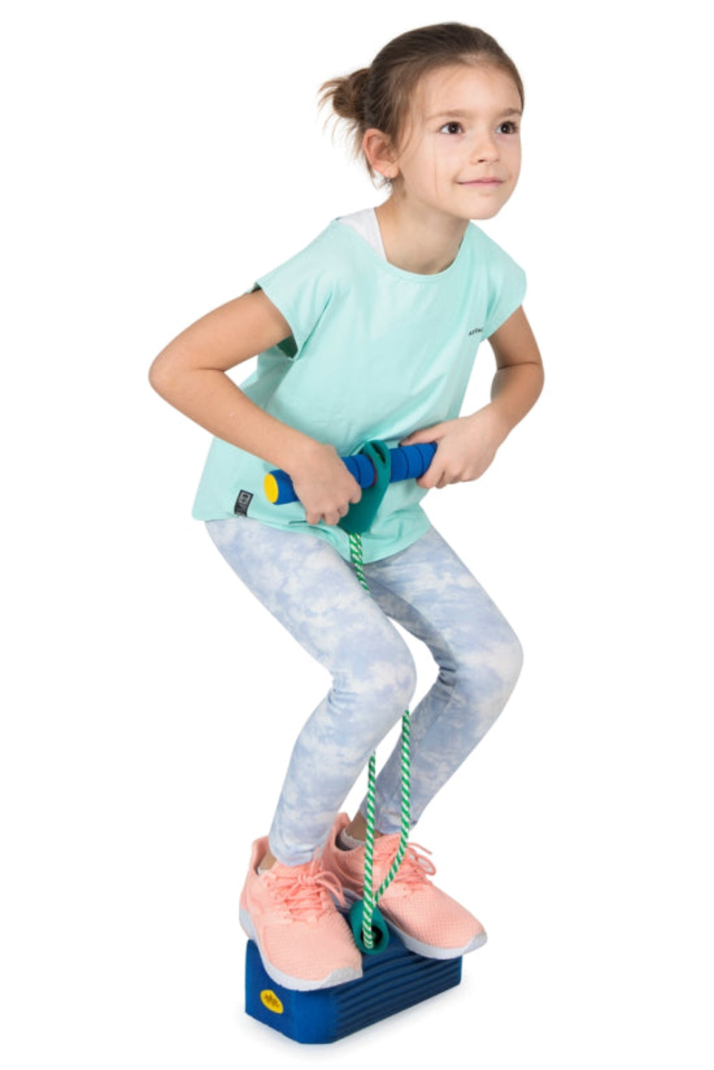 Kind auf Sprunggerät
