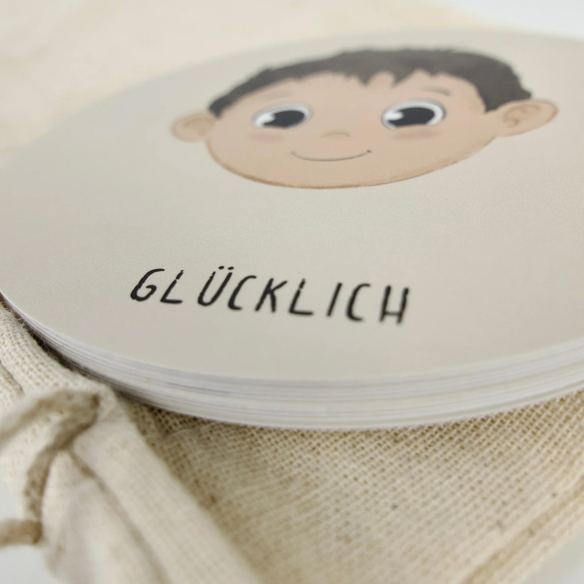 Nahaufnahme Emotionskarte Glücklich