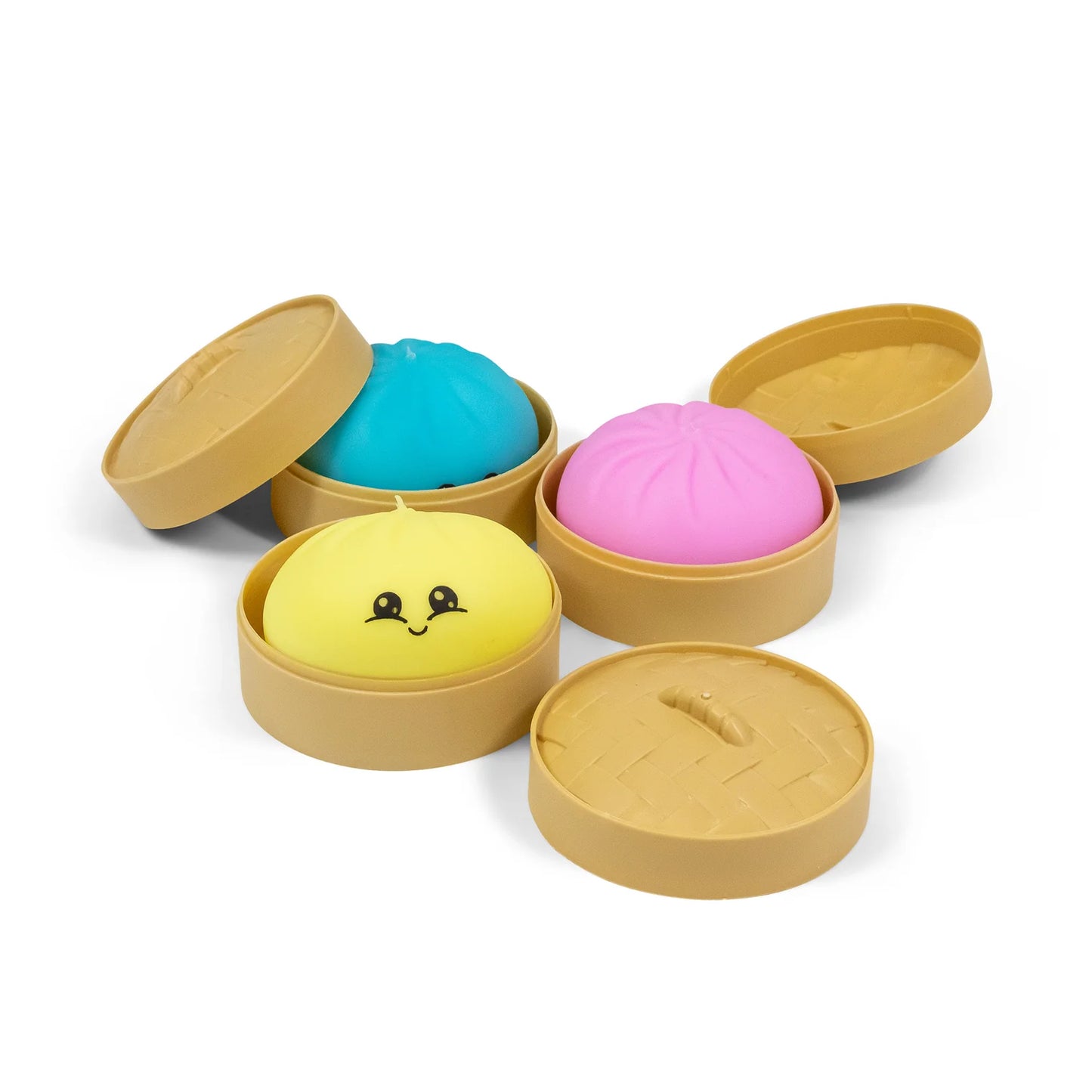 drei Teigtaschen mit Schachtel