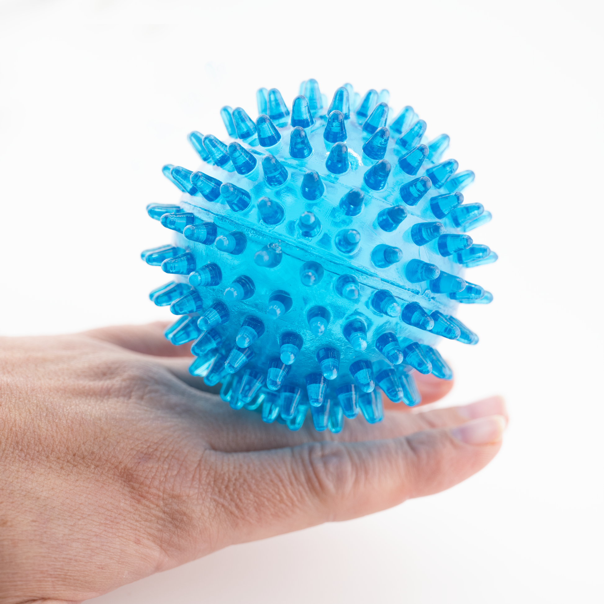 Ball liegt auf Hand