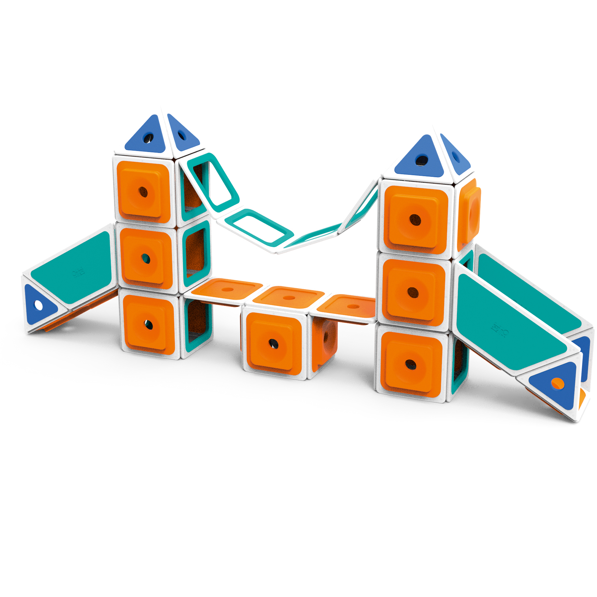 gebauter Turm mit Brücke