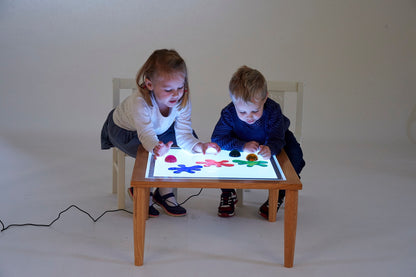 Holztisch mit Lichtplatte - Kinder