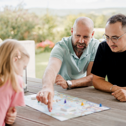 Erwachsene spielen 