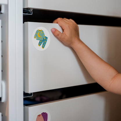 Aufkleber auf Schrank