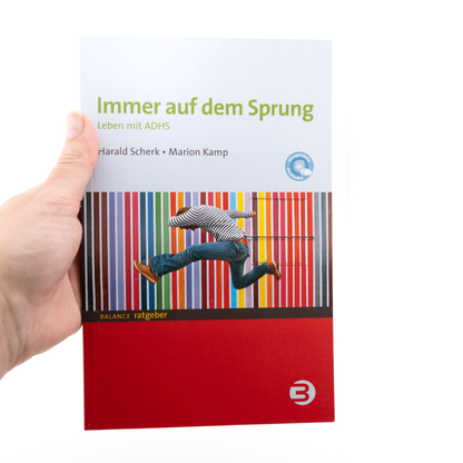 Buch in der Hand