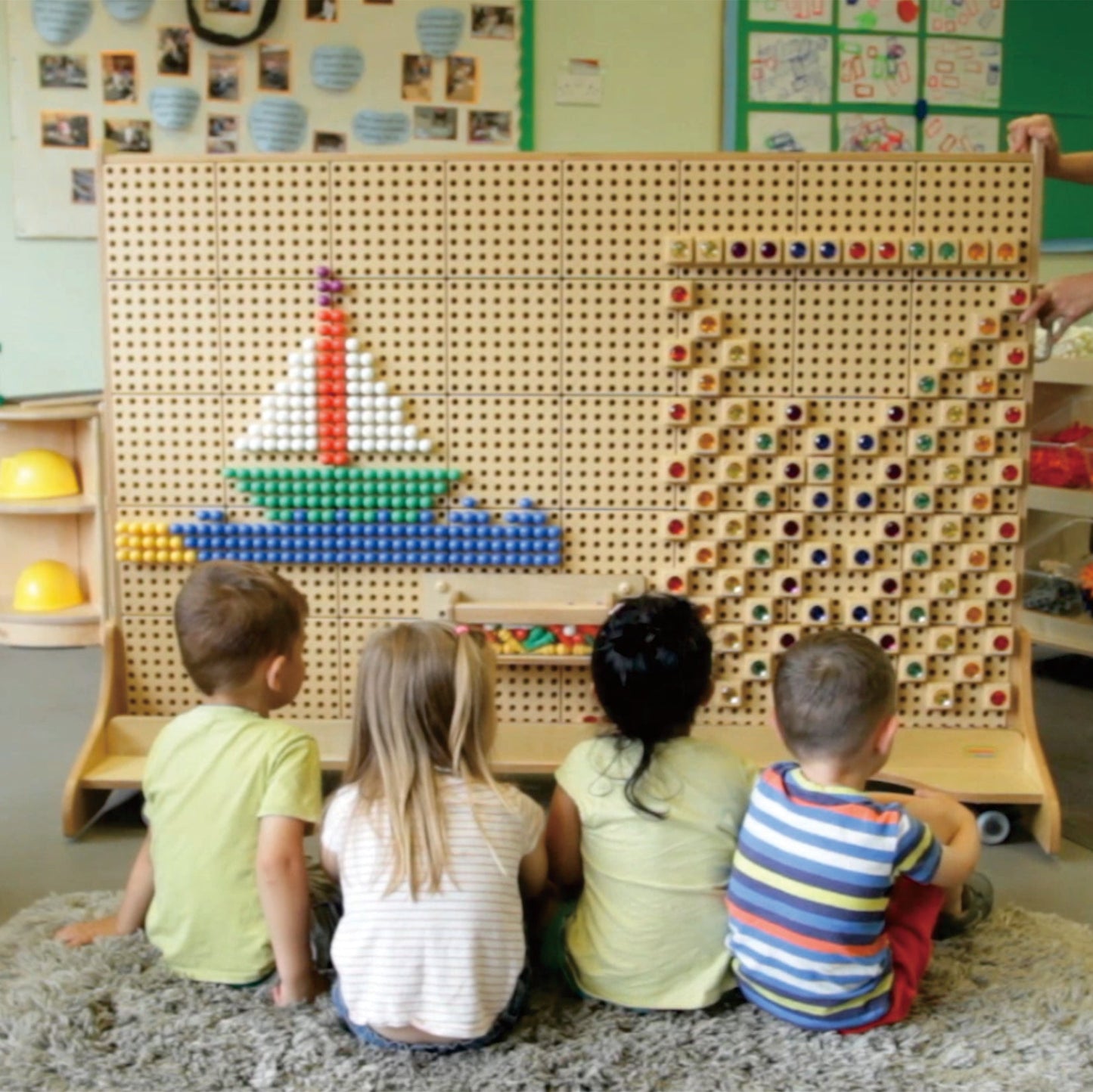 Kinder vor Stem System
