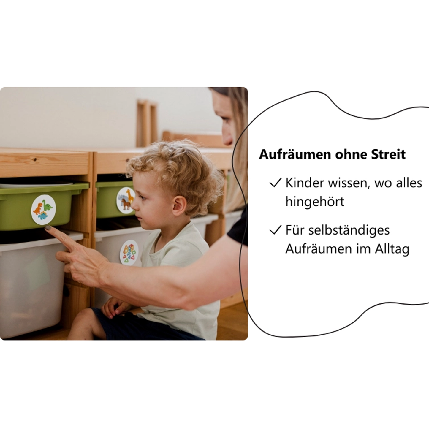 Mutter zeigt auf Bild an Box