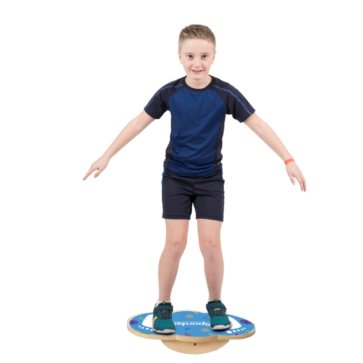 Kind auf Balance Board