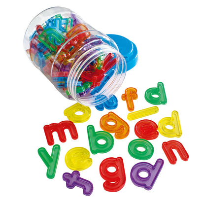 Verpackung mit durchsichtige Buchstaben